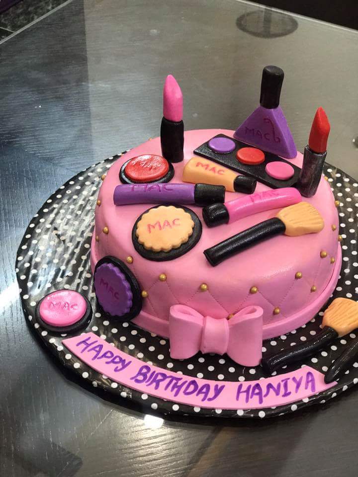 Pink make-up cake