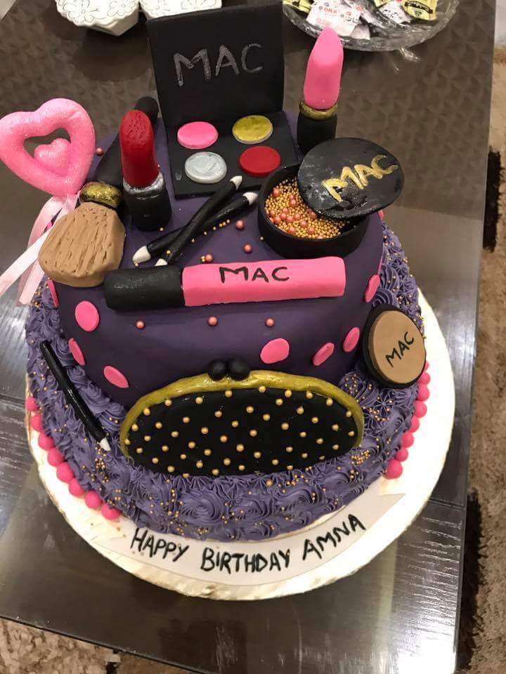 Get Best Makeup Theme Birthday Cake At